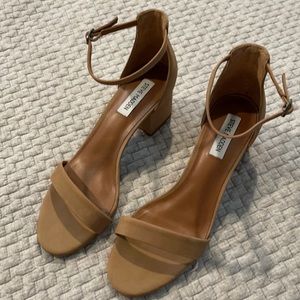 Steve Madden Ladies size 9.   BRAND NEW